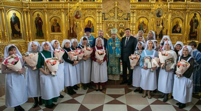 Митрополит Саранский посвятил 12 сестер милосердия в праздник Благовещения