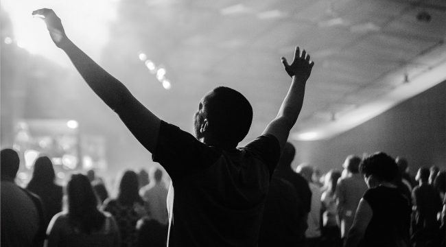 Поколение Z верит в грядущее духовное пробуждение. Их причина может вас удивить.