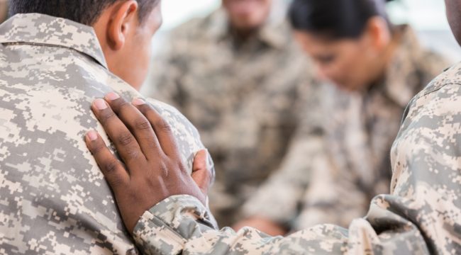 Военные капелланы: специалисты по самопомощи или пастыри душ?