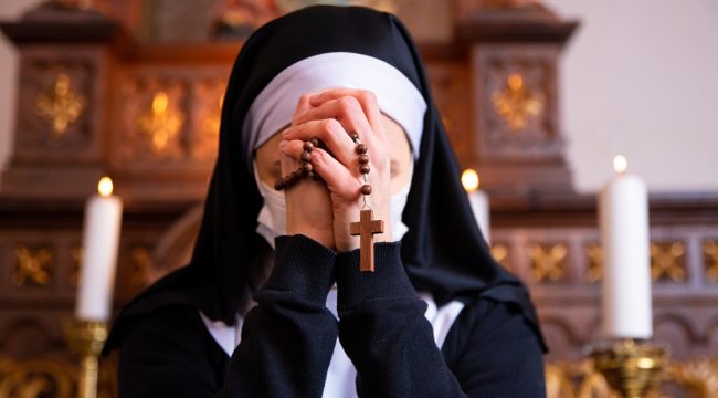 Монахини, ухаживающие за онкобольными, оспаривают закон Нью-Йорка о ЛГБТ, заставляющий их «нарушать» убеждения о поле