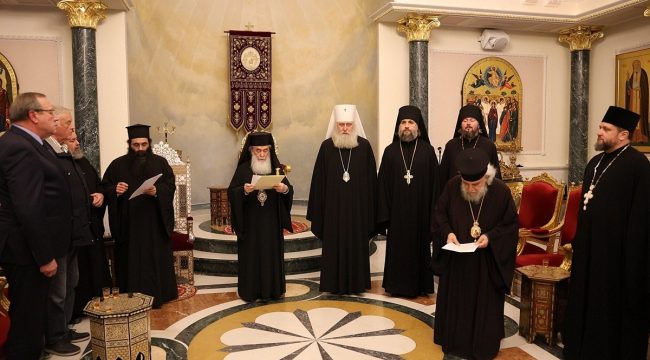 В Иерусалиме состоялась совместная молитва о мире с участием Патриарха Феофила и российских паломников