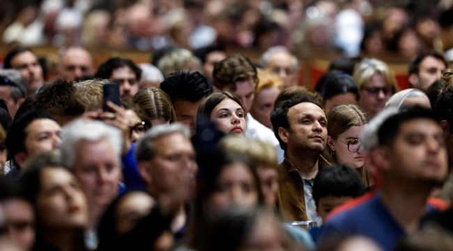 «Остановитесь!». Воззвание Папы Льва XIV на молебне о мире