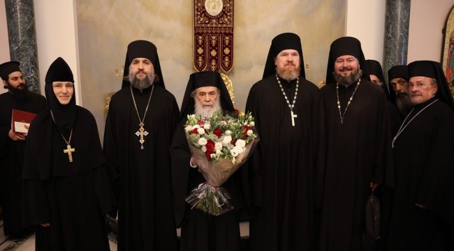 Русская духовная миссия поздравила Иерусалимского Патриарха с Пасхой