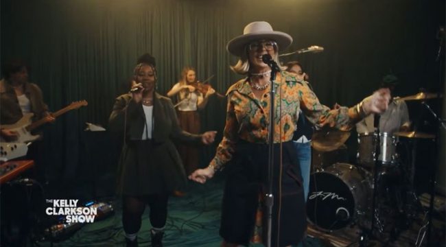 Джейми Макдональд выступила на шоу Келли Кларксон