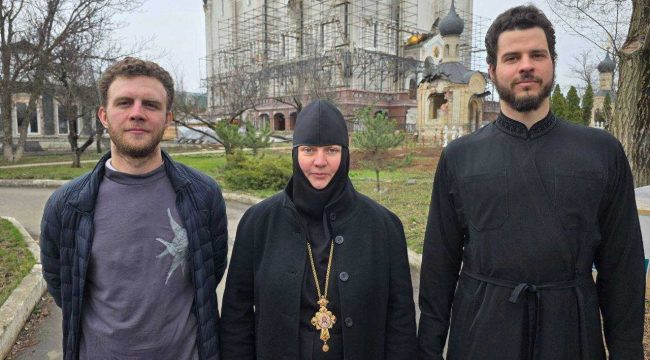 Московский храм помог восстановить монастырь в Донецкой области