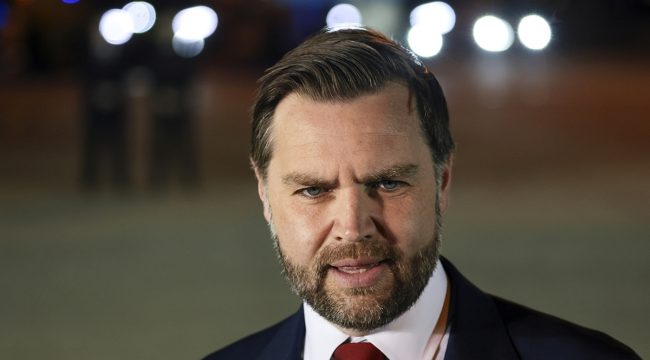 Джей Ди Вэнс прокомментировал критику Трампом Папы Льва XIV: Ватикану следует «придерживаться вопросов морали»