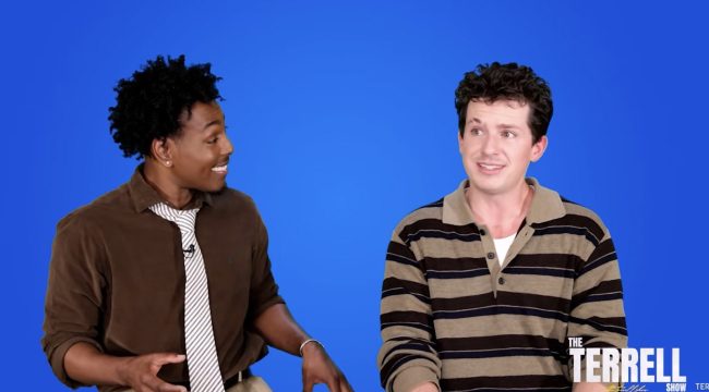 Чарли Пут исполнил госпел и заявил, что ценит «всё церковное» в вирусном интервью