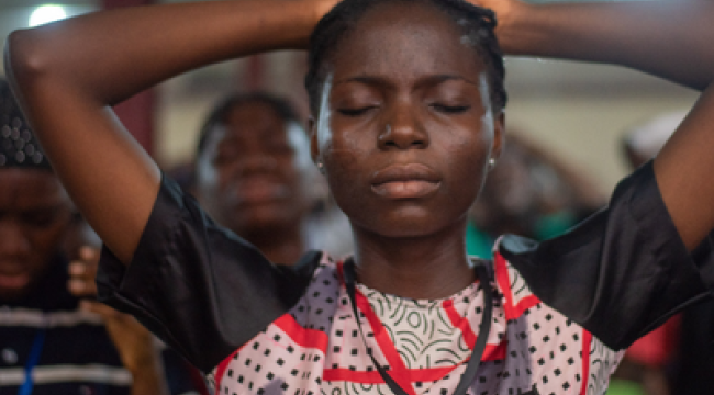 Нигерия: полиция задержала банду, подозреваемую в похищениях в церкви