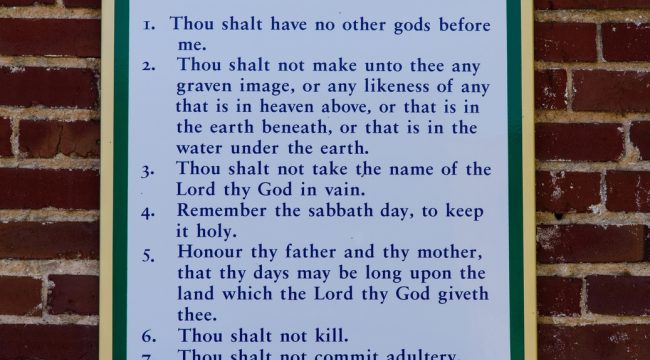 10 заповедей в государственных школах: Юридические мифы против реальности