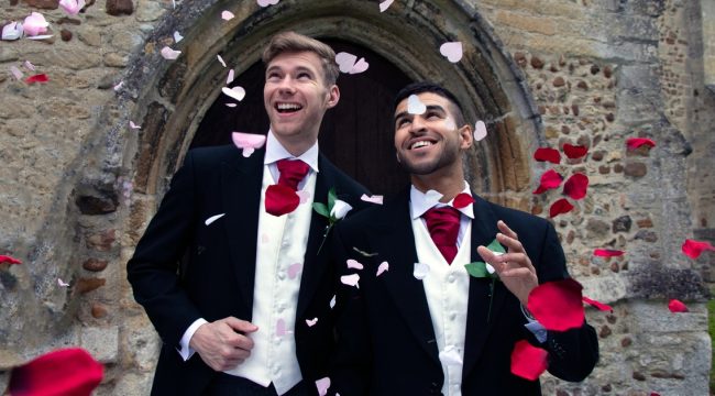 Англиканцы в Уэльсе приняли решение о благословении однополых пар