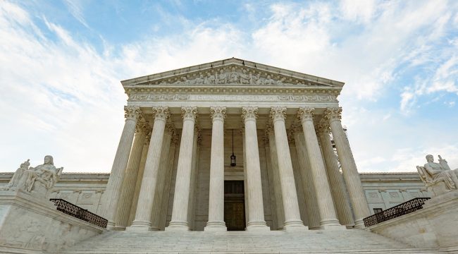 Верховный суд решит, могут ли христианские школы участвовать в программе финансирования дошкольного образования