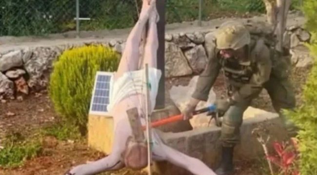 Израиль извинился за 'позорное' повреждение статуи Иисуса солдатом ЦАХАЛа в Ливане, военные начали расследование