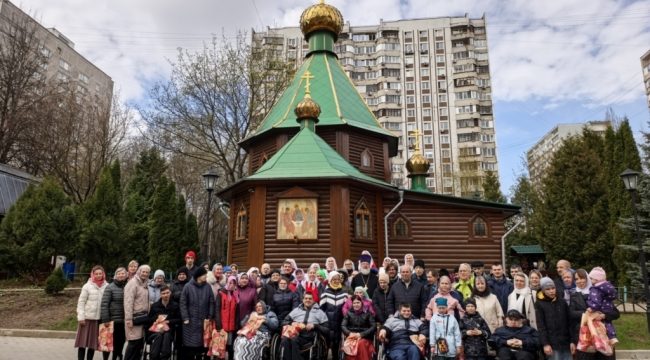 В московском храме провели адаптированную литургию для детей с особенностями развития