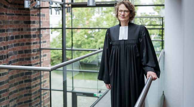 EKHN исключает экстремистов из церковных должностей