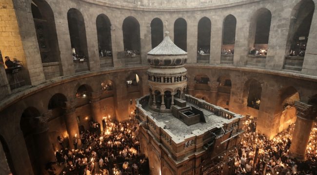 Церемония схождения Благодатного огня в Иерусалиме пройдет без участия прессы