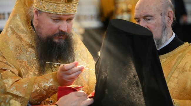 Великий четверг: священник призвал православных к причастию