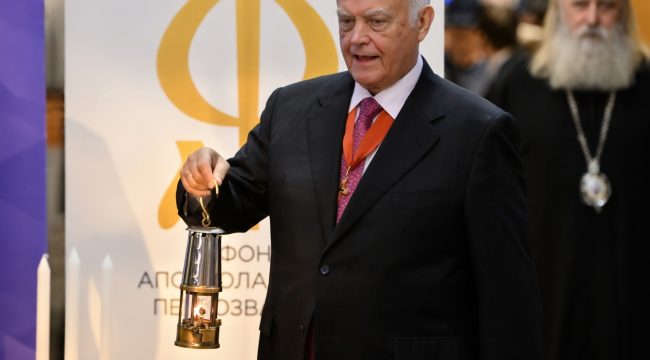 Благодатный огонь будет доставлен в 15 московских храмов