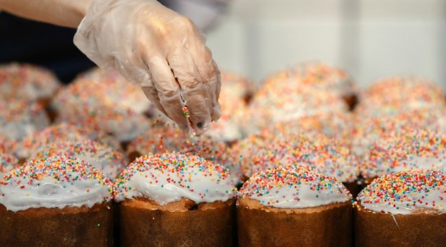 В Петербурге передали пасхальные наборы военнослужащим СВО