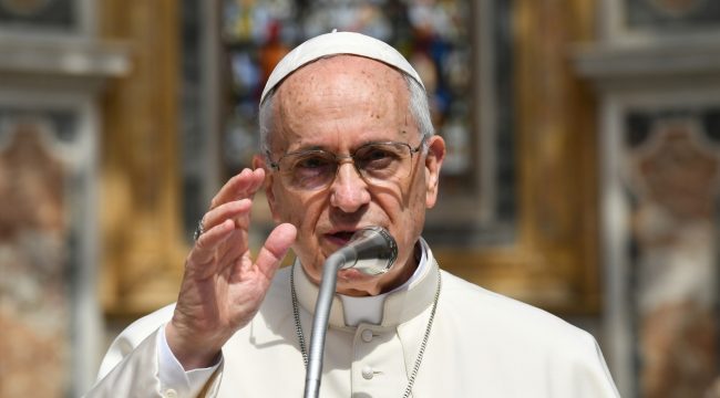 Папа Лев XIV провел молебен за мир в базилике Святого Петра