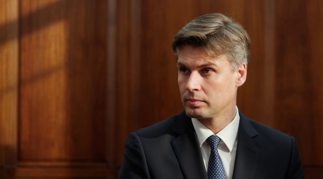 Благодатный огонь доставлен в Москву при поддержке «Роскосмоса»