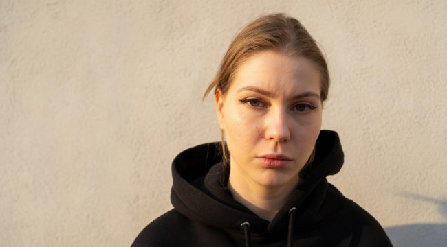 В РПЦ потребовали извинений от девушки, использовавшей кулич для кальяна