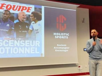 Перед 600 лицеистами Жоэль Тибо рассказал о своей роли спортивного капеллана