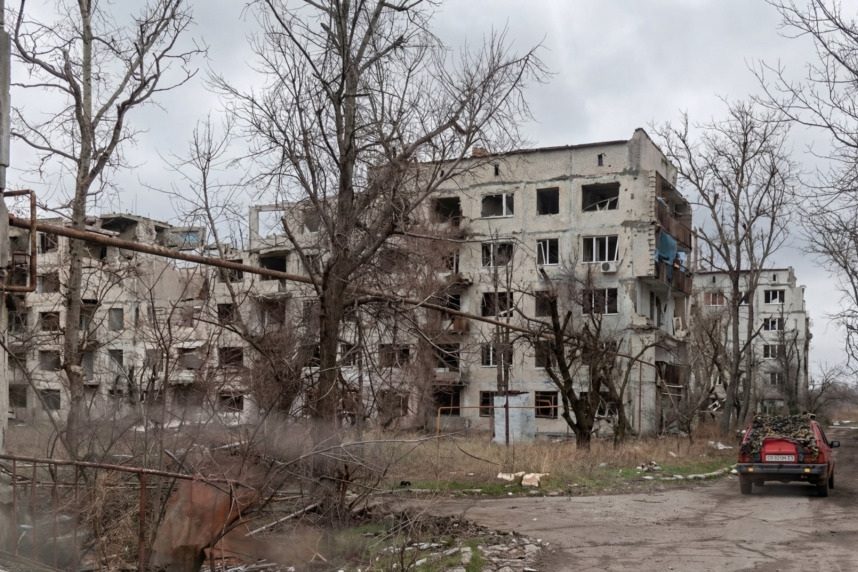 Патриаршая гуманитарная миссия оказывает помощь жителям Красногоровки в ДНР