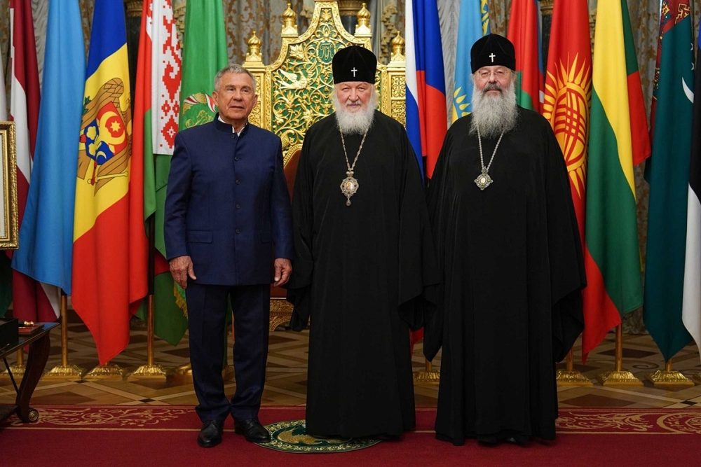 Патриарх Кирилл провел встречу с главой Татарстана и митрополитом