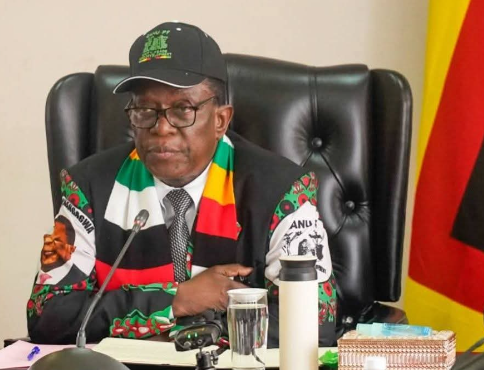 Церквам Зимбабве приказали прекратить богослужения и посетить политический митинг