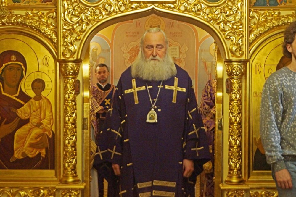 Митрополит Феогност совершил Литургию Преждеосвященных Даров в храме при МИФИ