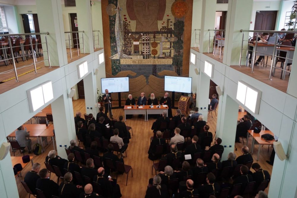 Духовенство и учёные обсудили вызовы искусственного интеллекта