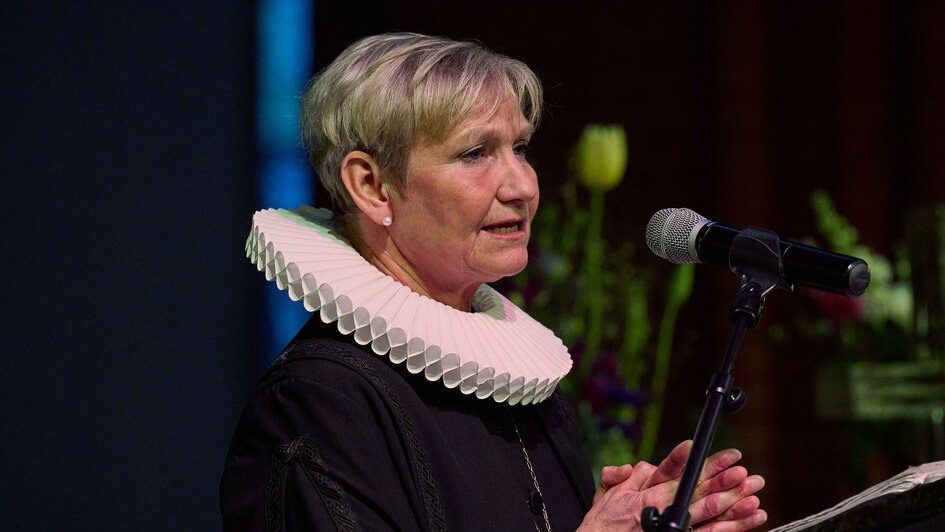 Послание на Страстную пятницу: Не привыкать к страданиям мира