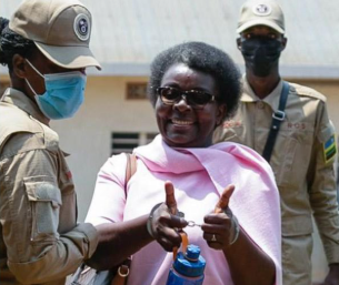 Дочери оппозиционерки из Руанды запретили посещать церковь, что, по её словам, является способом 'сломить её психически'