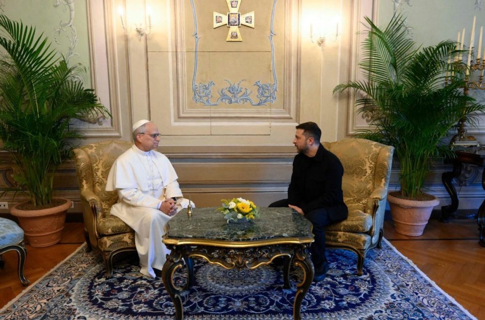 Папа Римский Лев XIV провёл телефонный разговор с президентом Украины