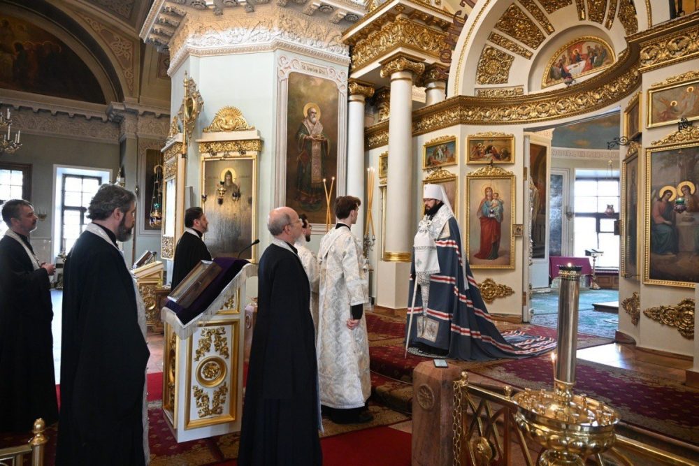 Митрополит Волоколамский Антоний провел панихиду по бывшим сотрудникам ОВЦС