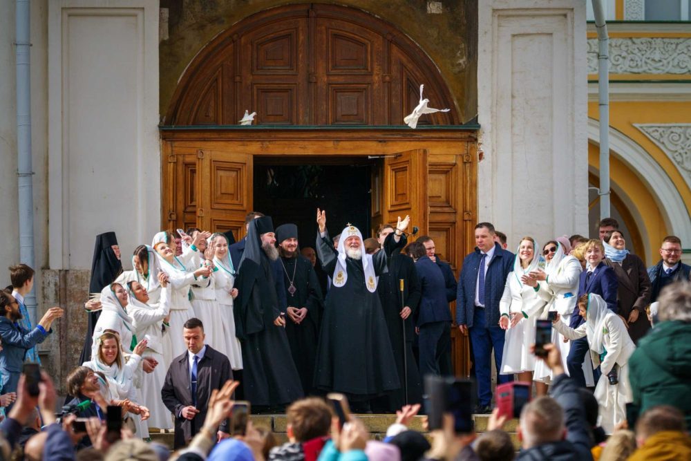 Патриарх Кирилл совершил литургию в Благовещенском соборе Кремля