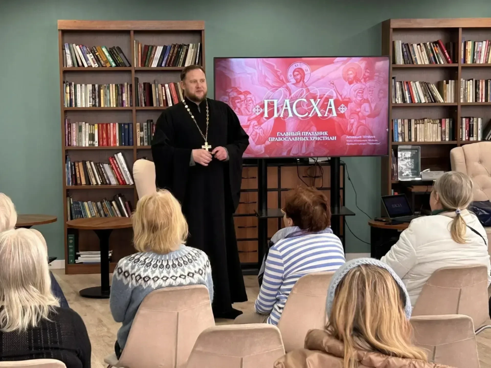 Столичные священнослужители провели пасхальные беседы с участниками программы «Московское долголетие»