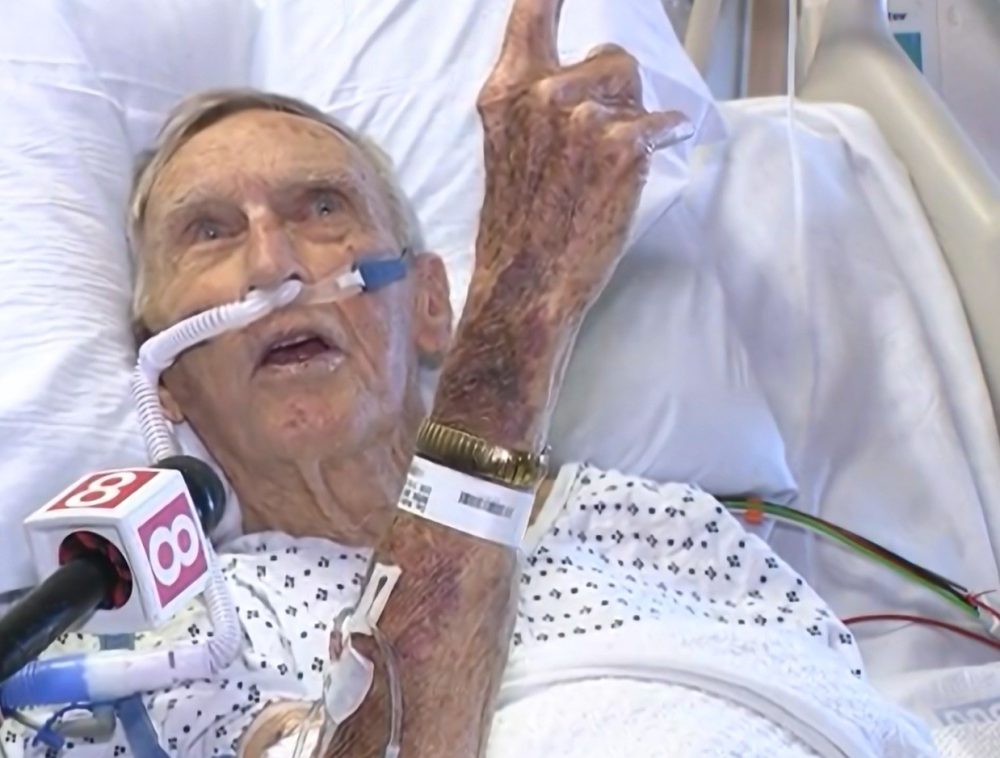 Мужчина утверждает, что Иисус 'вернул его на Землю' после остановки сердца в церкви