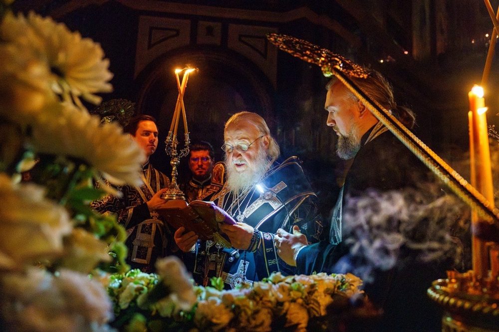 Патриарх Кирилл совершил утреню с чином погребения в Храме Христа Спасителя