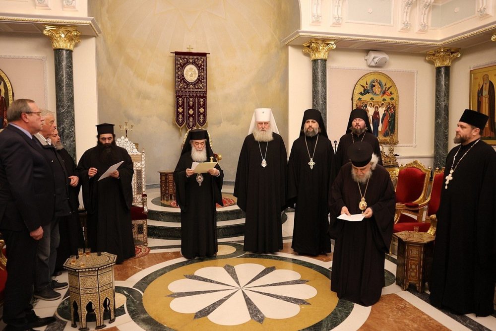 В Иерусалиме состоялась совместная молитва о мире с участием Патриарха Феофила и российских паломников