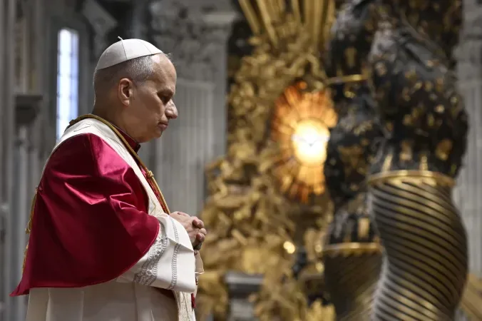 Папа Лев XIV на всенощной за мир в Ватикане: «Хватит войны!»