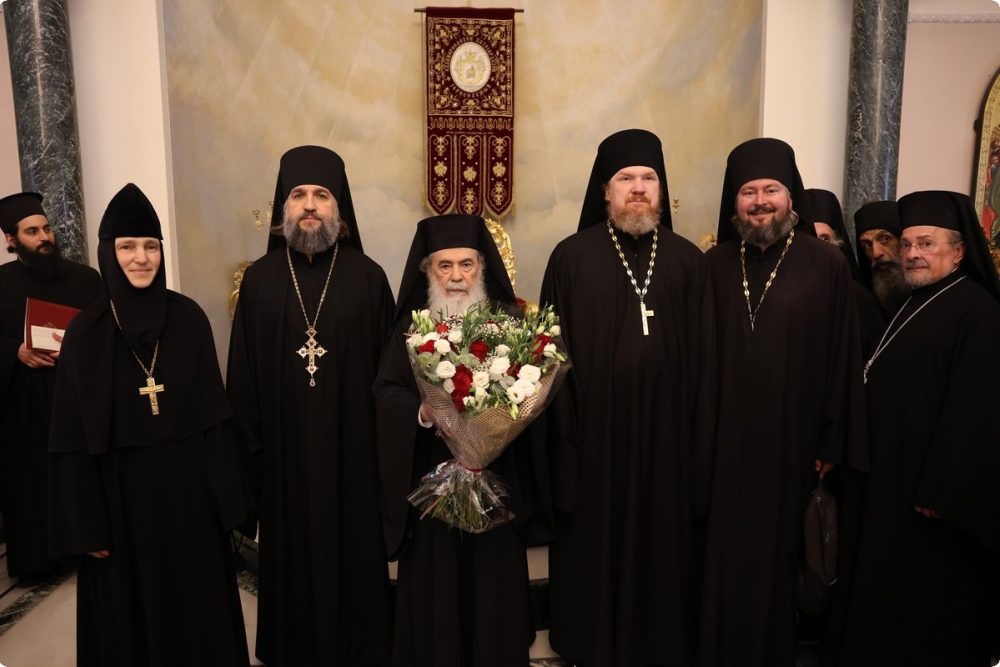 Русская духовная миссия поздравила Иерусалимского Патриарха с Пасхой