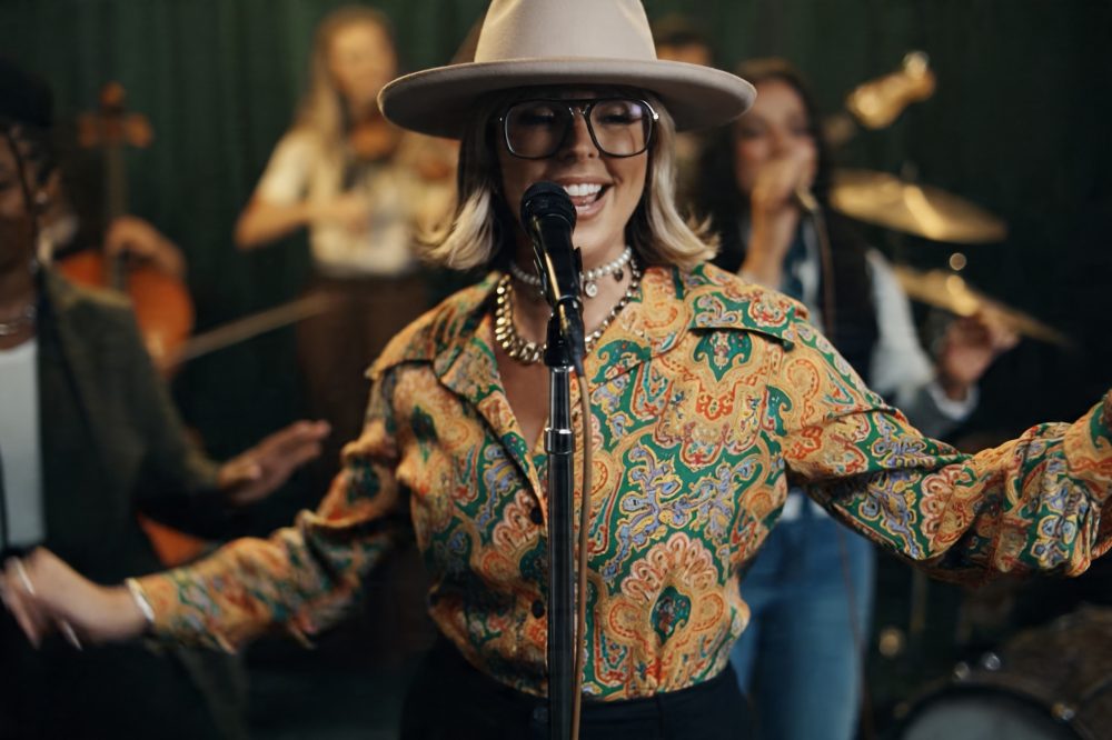 Джейми Макдональд дебютировала в шоу Келли Кларксон