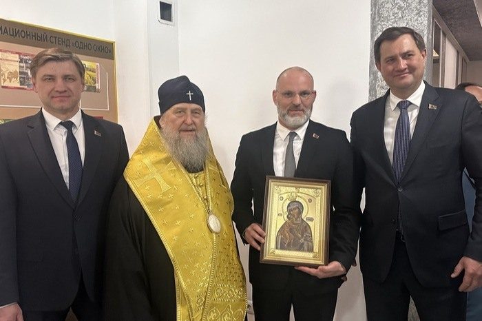 Митрополит Александр освятил новое генконсульство Белоруссии в Алма-Ате