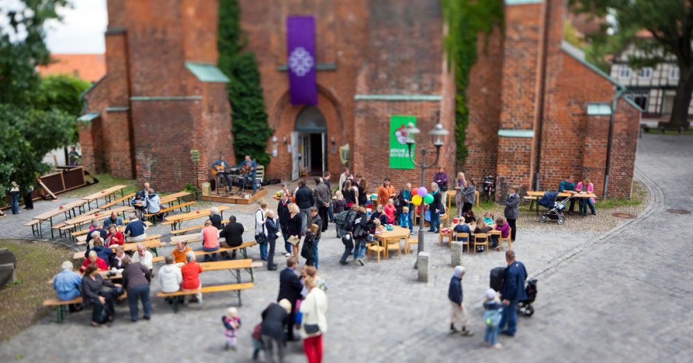 Жить больше церковью в повседневности