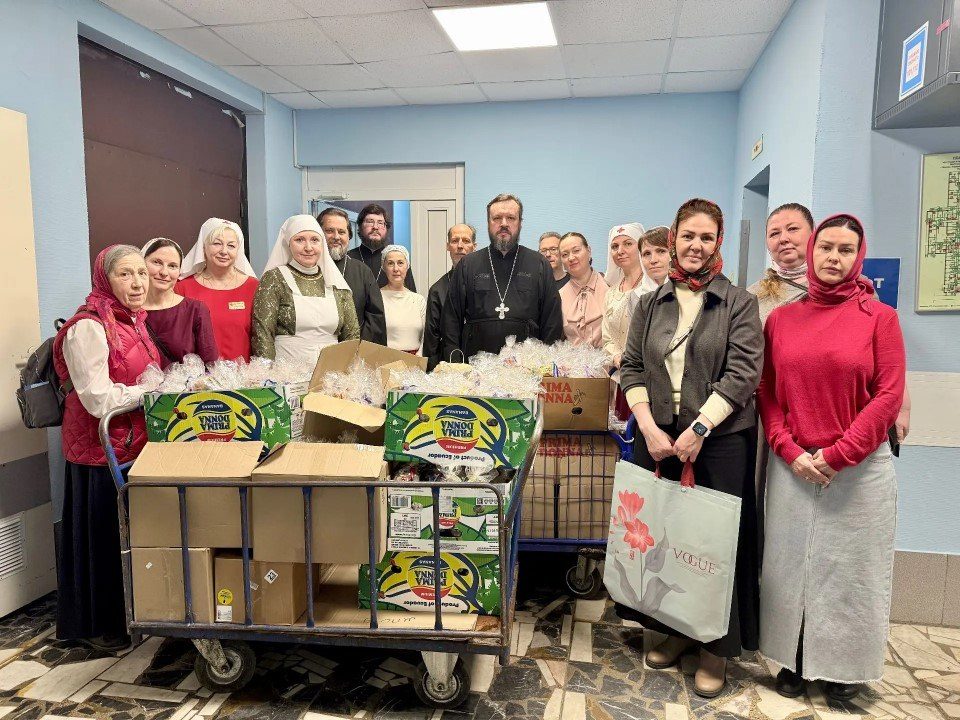 Западное викариатство поздравило военнослужащих в госпитале с Пасхой