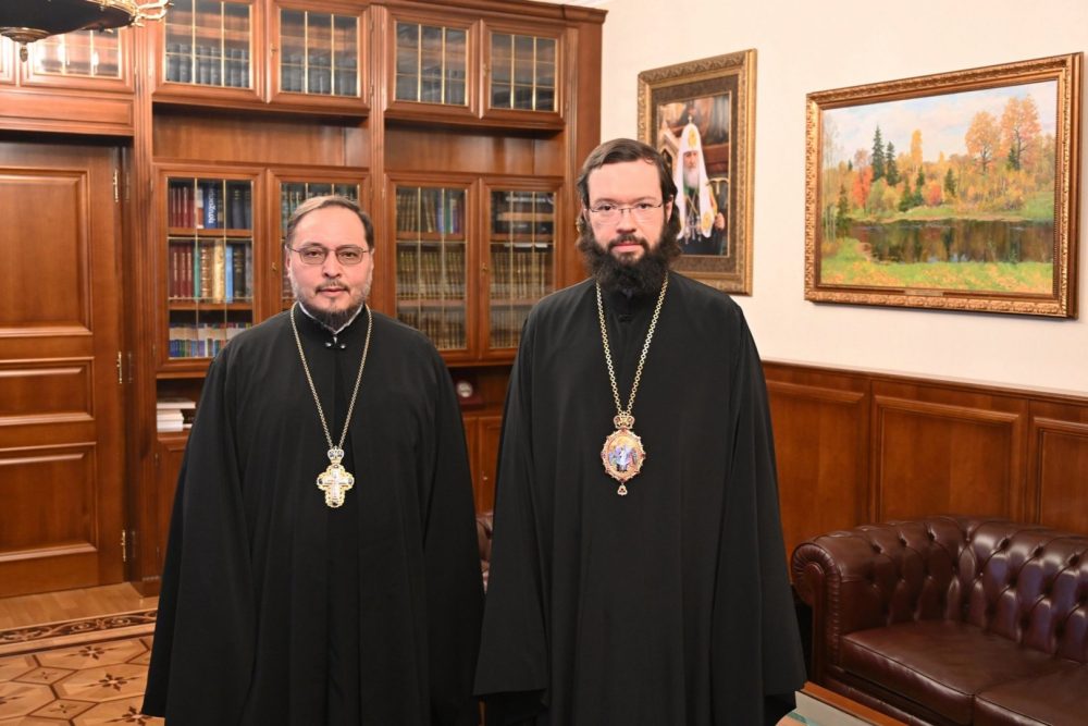 Митрополит Антоний обсудил с клириком из Тегерана ситуацию в соборе после ракетных ударов