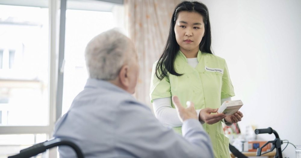 Волонтерская служба привлекает людей со всего мира