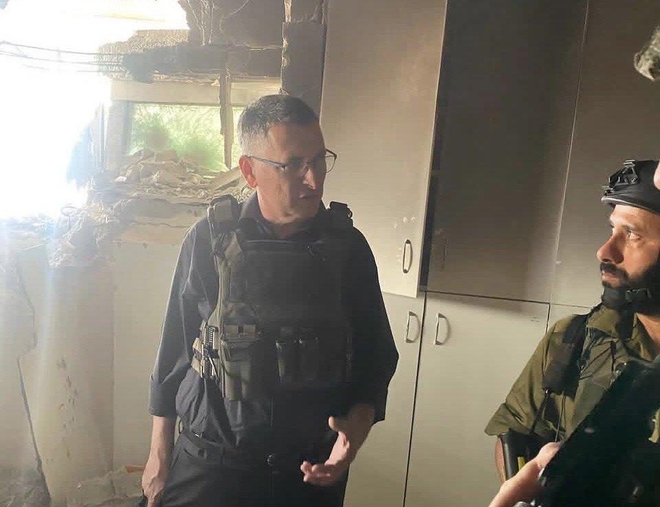 Израиль принес извинения за повреждение статуи Иисуса в Ливане