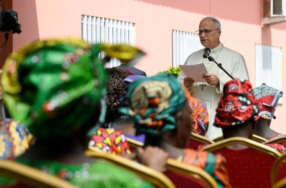 Папа Лев XIV посетил дом престарелых в Анголе